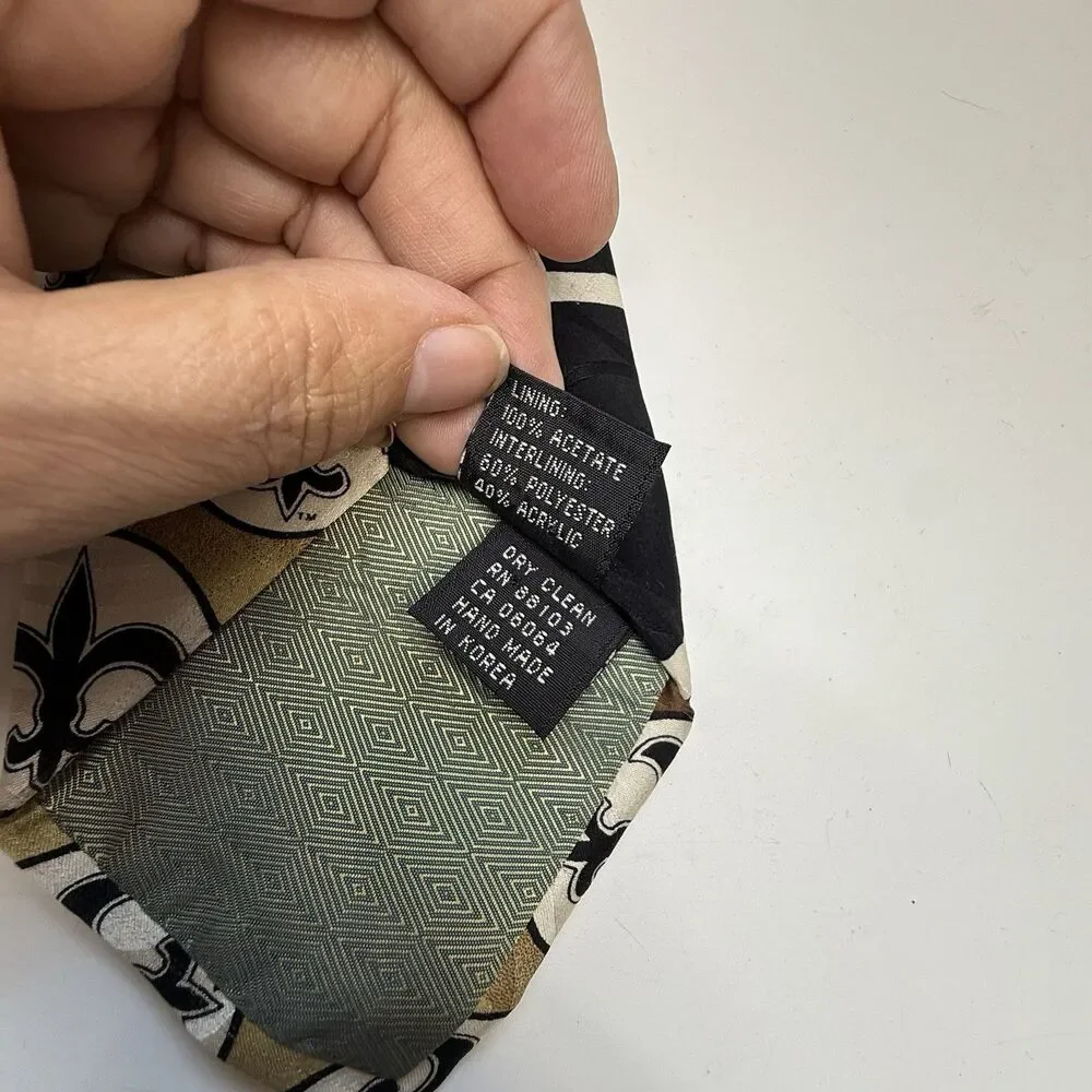 Vintage 1993 New Orleans Saints Looney Tunes 100% Silk Neck Tie